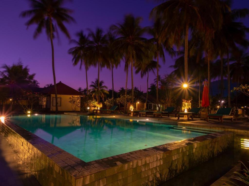 Oyo 1508 Mascot Beach Hotel Mangsit Exterior foto